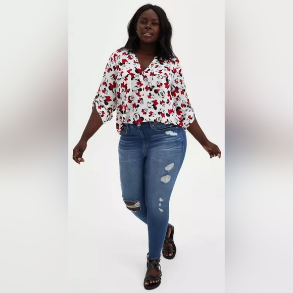 torrid Disney Harper Blouse - Minnie Mouse Georgette White size 1X NWT - Picture 2 of 8